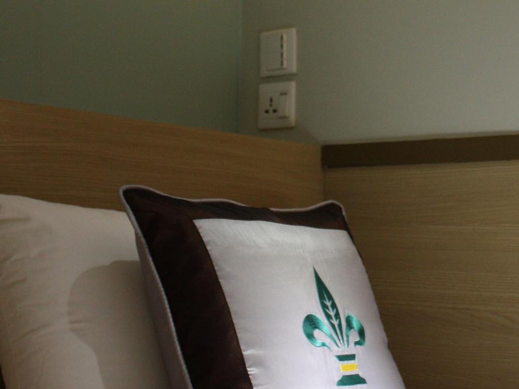 Pickled Tea Hostel 양곤 외부 사진